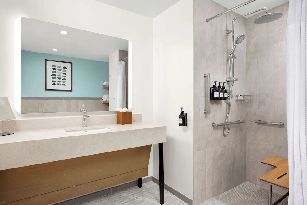 The Hiatus Clearwater Beach, Curio Collection By Hilton