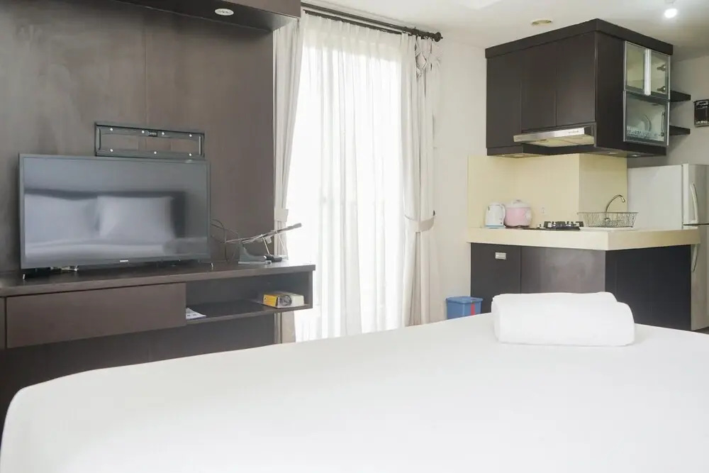 Elegant and Homey Studio at Casa de Parco Apartment BSD City