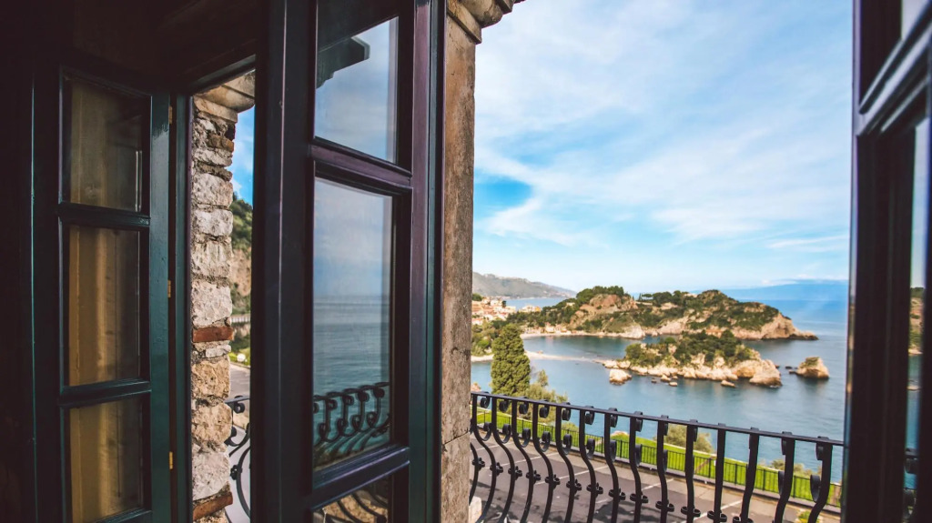 Torre Pirandello 6, Emma Villas