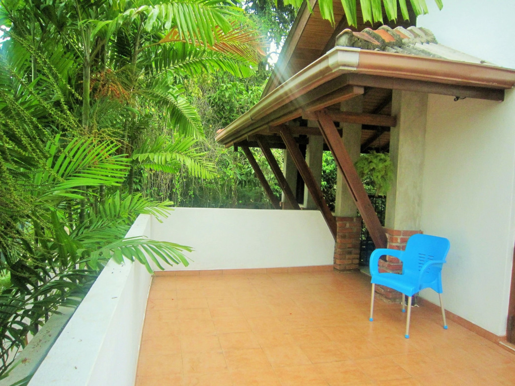 Ceylon Hostel - Colombo Int Airport