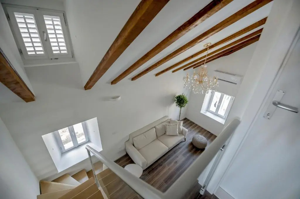 Feel like an Emperor Apartments