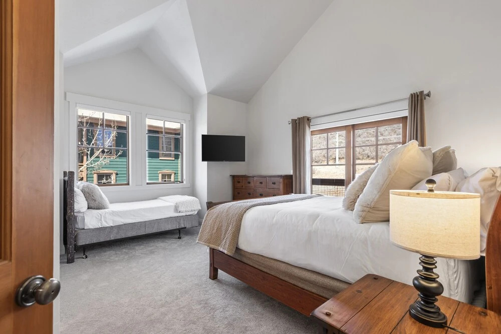 Town Pointe B205 3 Bedroom Condo by RedAwning