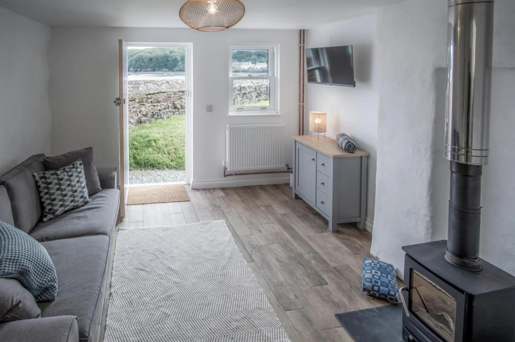 Brook Cottage - 1 Bedroom Cottage - Dale