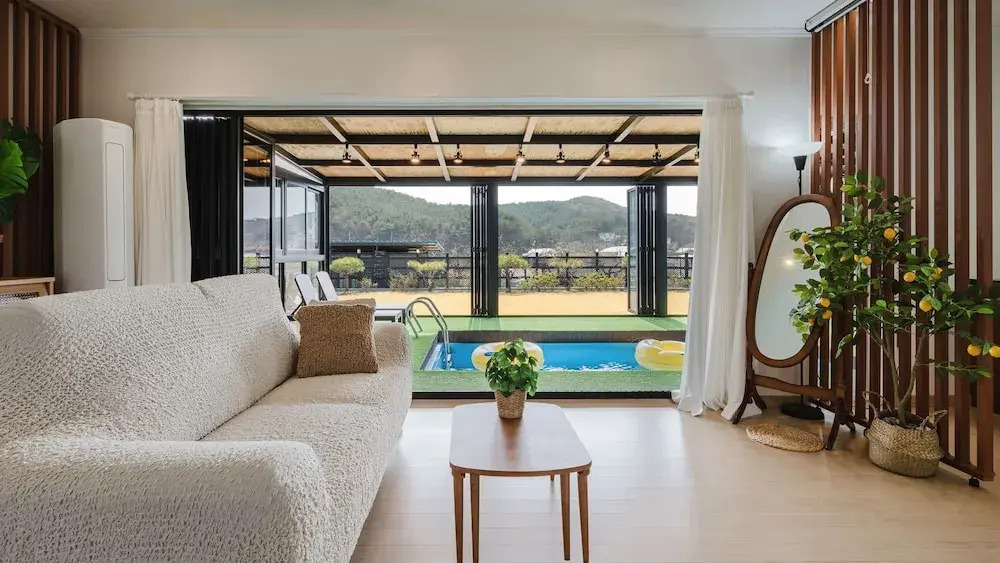 Yeongheungdo Stay Noc Pool Villa