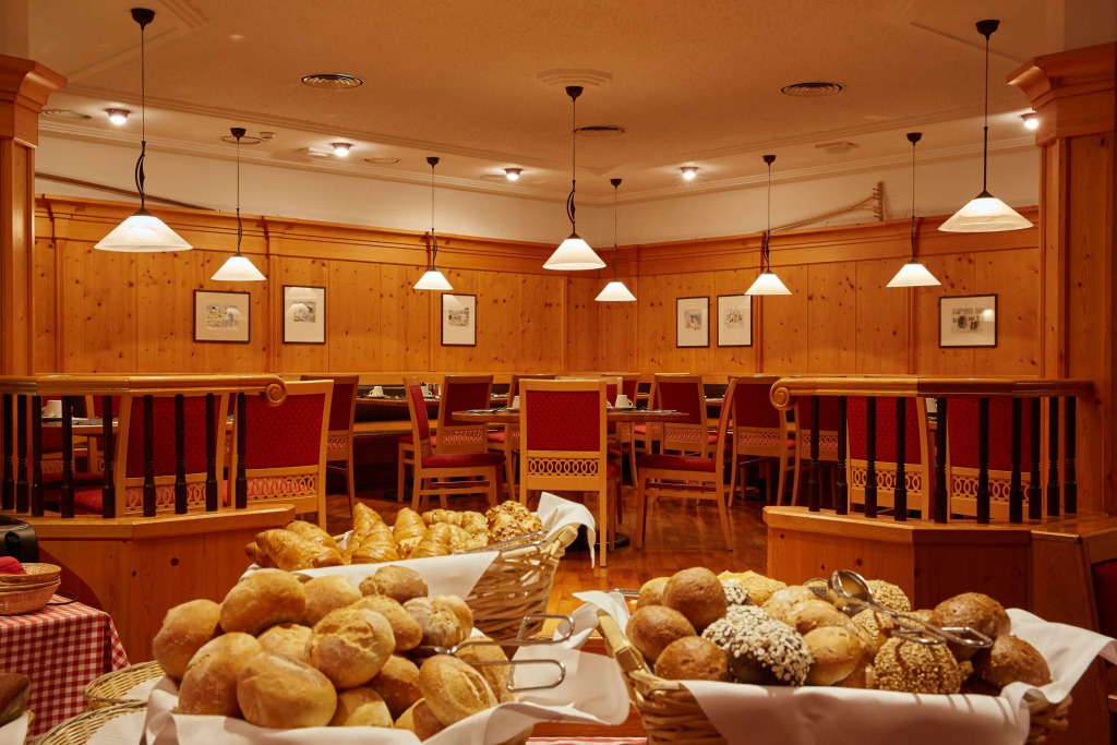 Отель Regina Titlis, a Trademark Collection by Wyndham