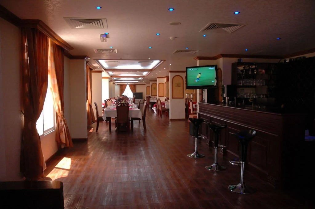 Hotel Golden Oasis