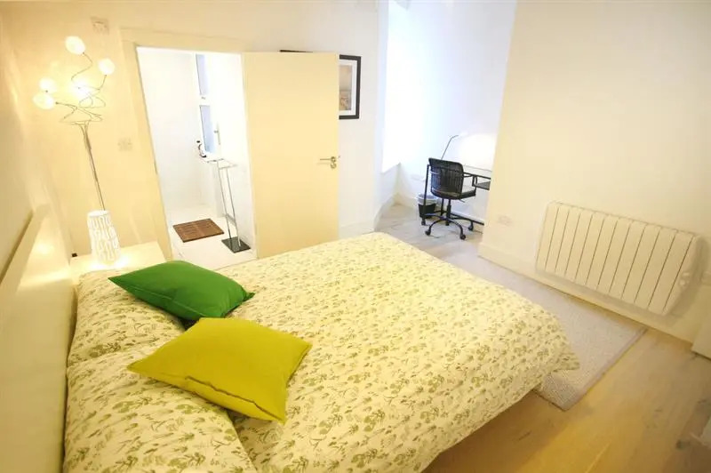 Short Let Direct - Mountjoy Square D1