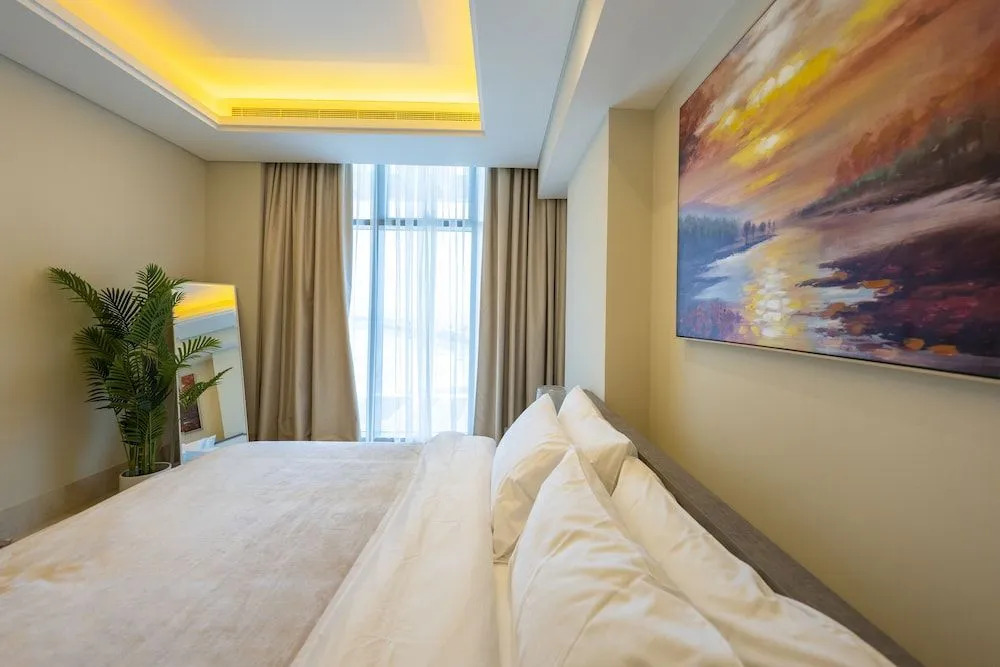 Spacious beachfront 2 bedroom apartment