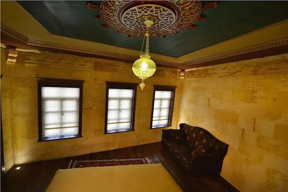 Sunak Cave Hotel