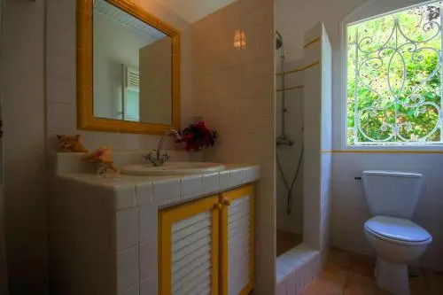 Villa avec piscine et vue mer (MQRO08)