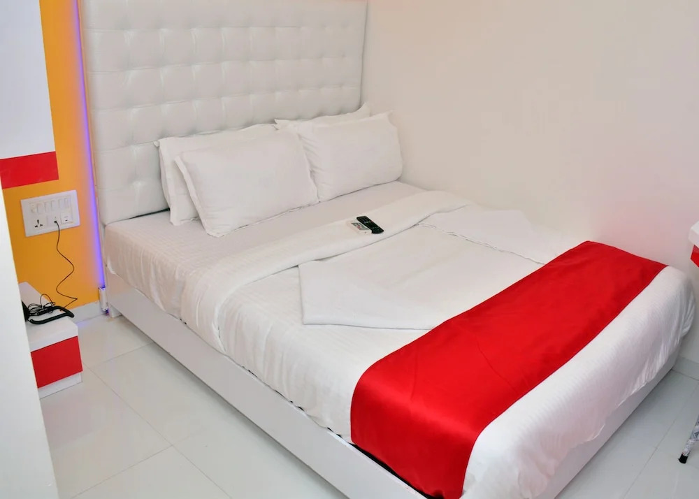 OYO Hotel Blue Sea Near Chhatrapati Shivaji International Airport