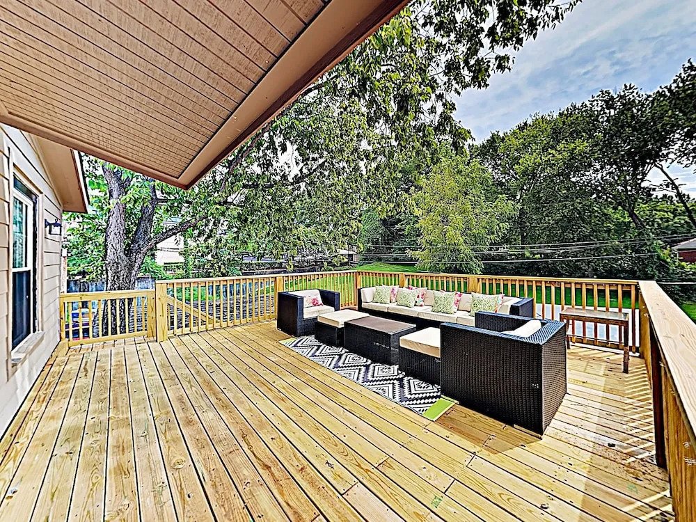 New Listing! Updated Apartment W/ Large Deck 3 Bedroom Apts
