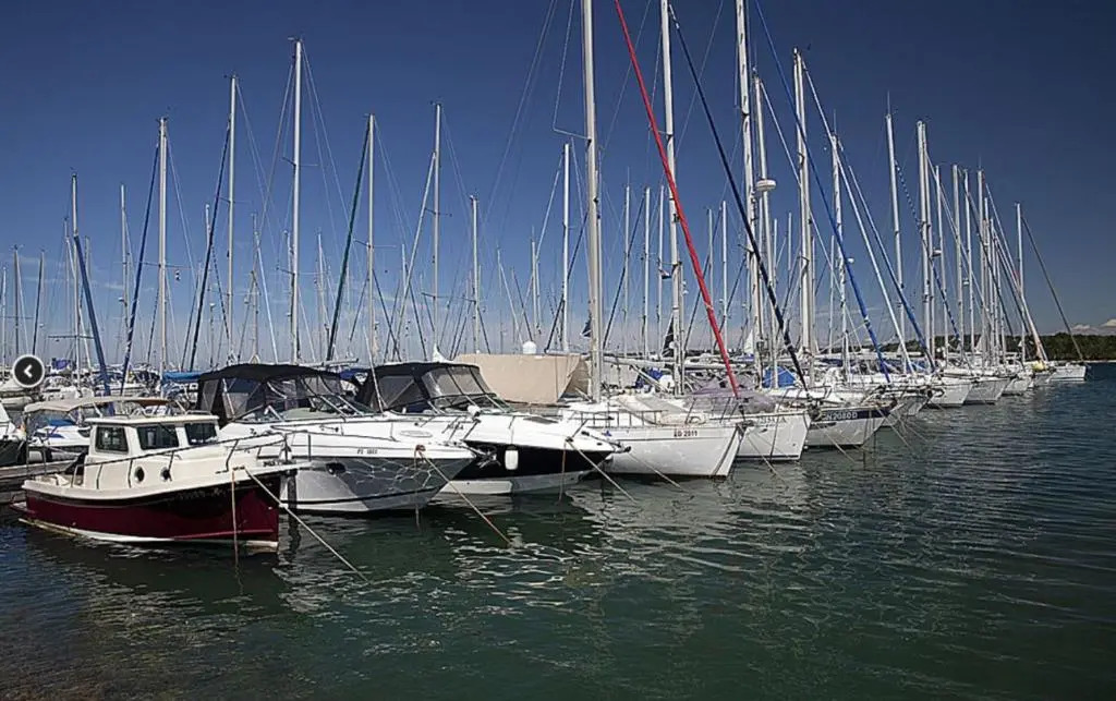 Apartment ANTONIJE with two bedrooms for max 6 person 700 m from beach Funtana