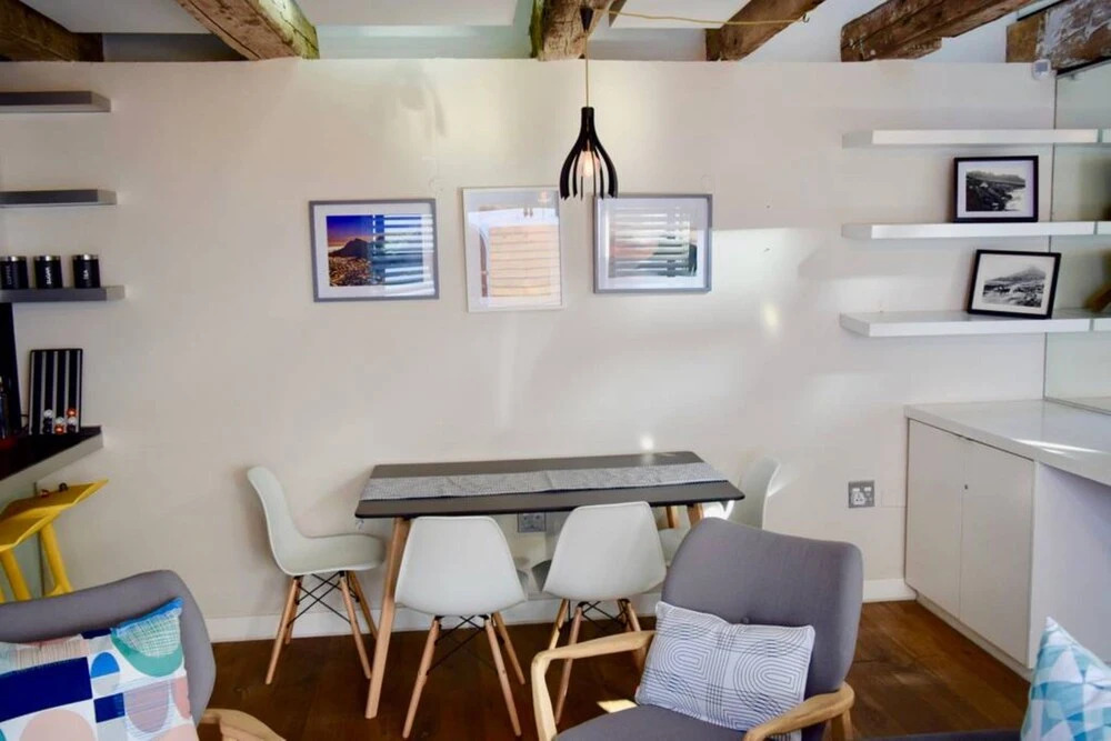 Modern 2 Bedroom Townhouse in Green Point