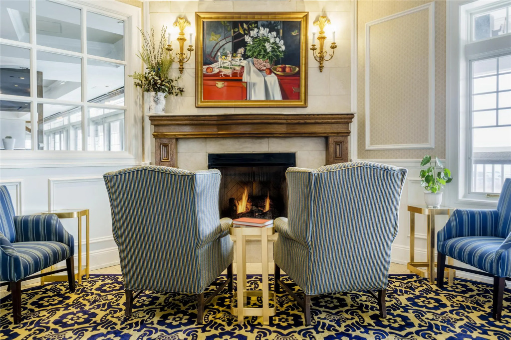 Madison Beach Hotel, Curio Collection by Hilton