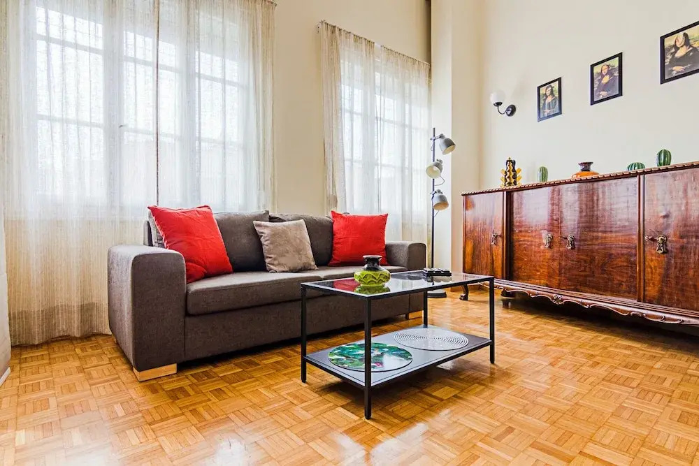 Hippy Decorated 2 Bedrooms Apartment