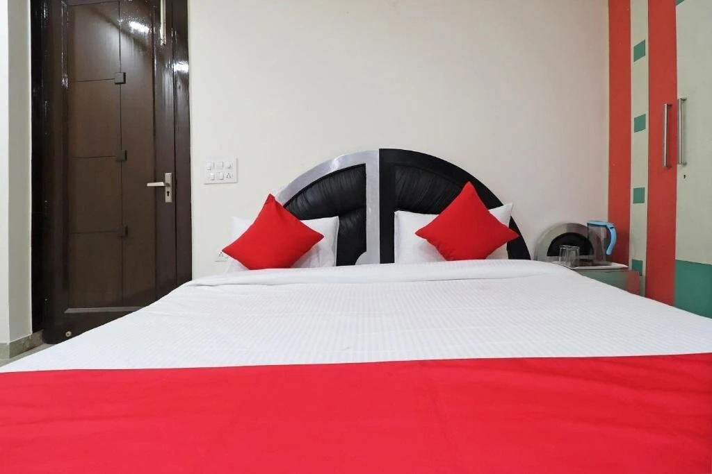 Superb Stay by OYO Rooms