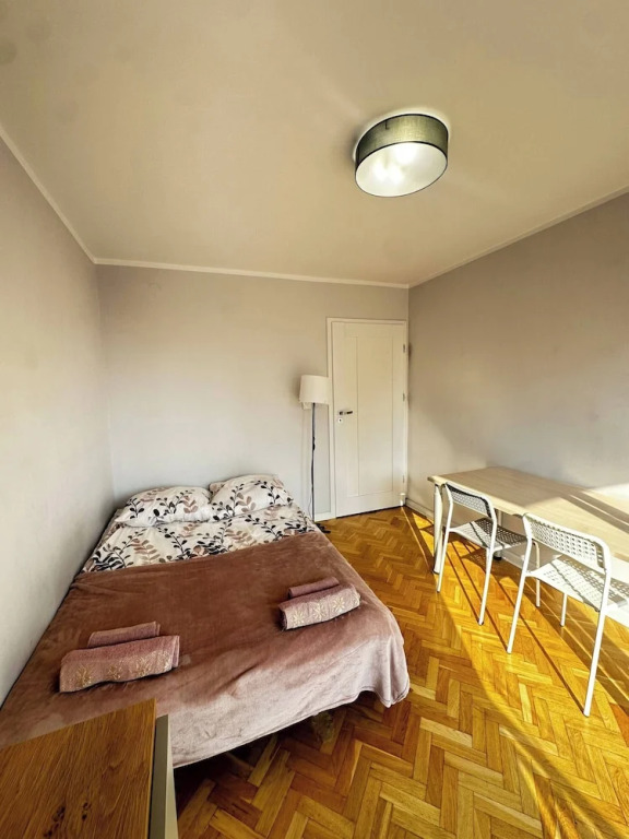 Golden Escape 3 Rooms Apart