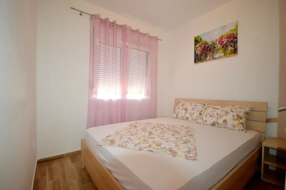 Isidora Apartments