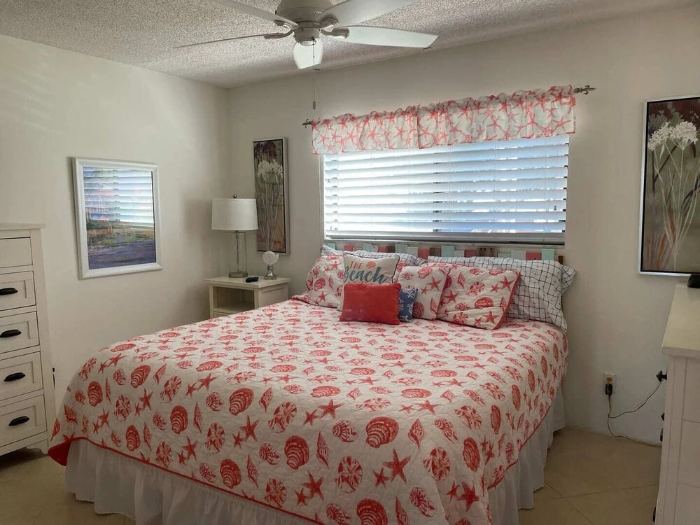 Estero Island Yacht Raquet Club Condo - Beautiful Canal Views