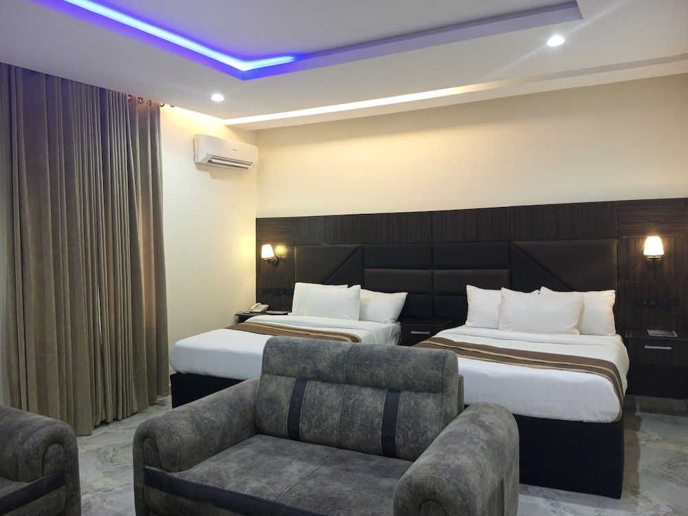 Vinpy Hotels