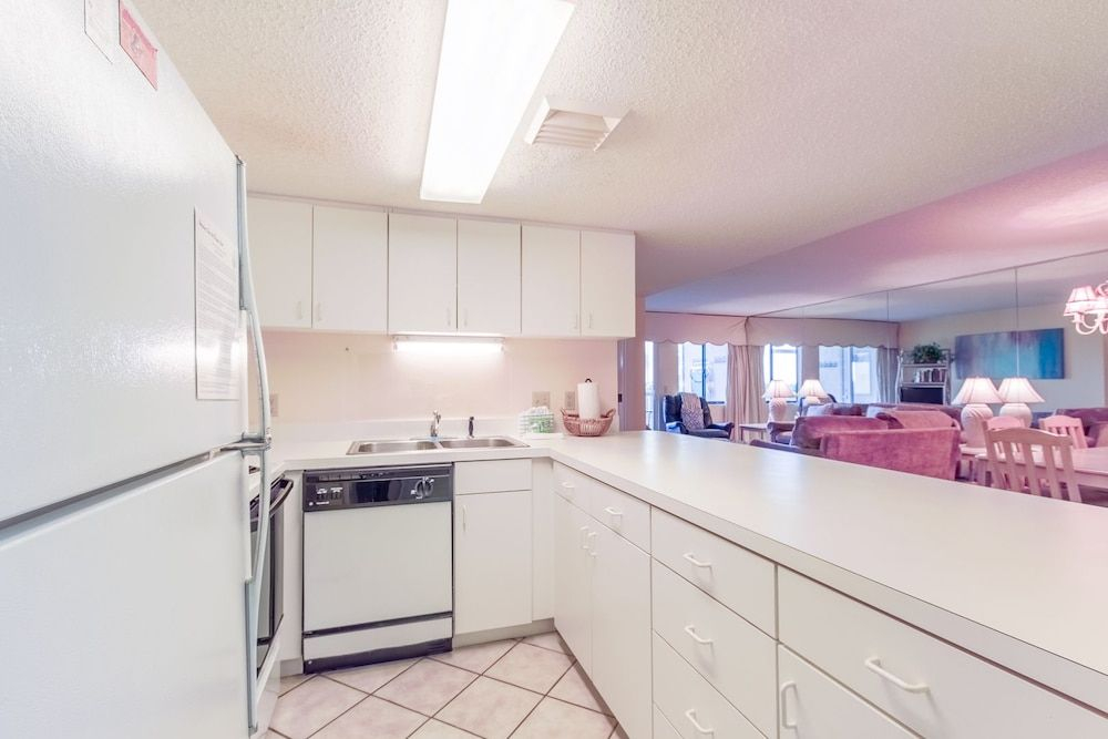Gulf Shore Condo #118 - 2 Br condo by RedAwning