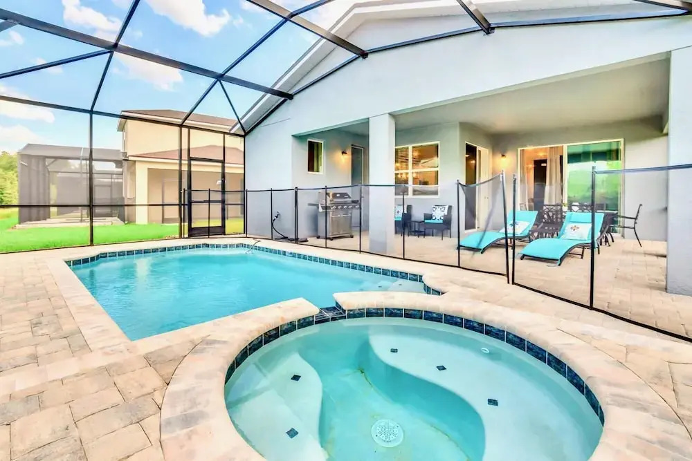 7BR Family Home - Star Wars Princess Theme - Sleeps 14 - w Pool Hot Tub Games