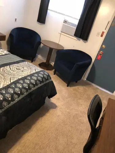 Holiday Lodge Motel