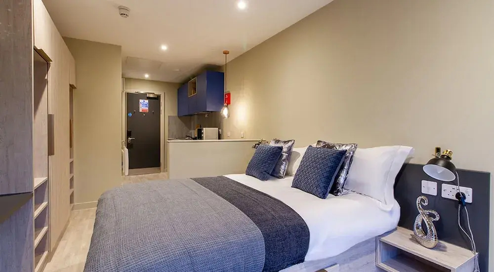 Modern Studios - READING