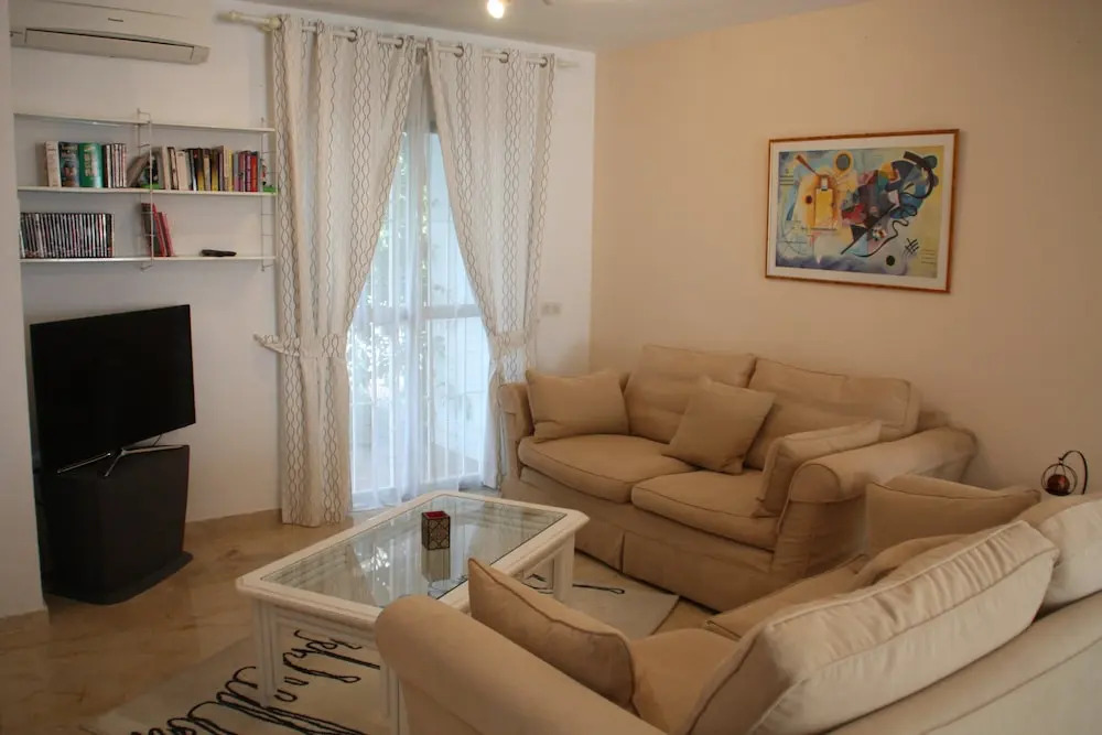 Beautiful Town House With Air Conditioning In Secure Urbanisation Internet