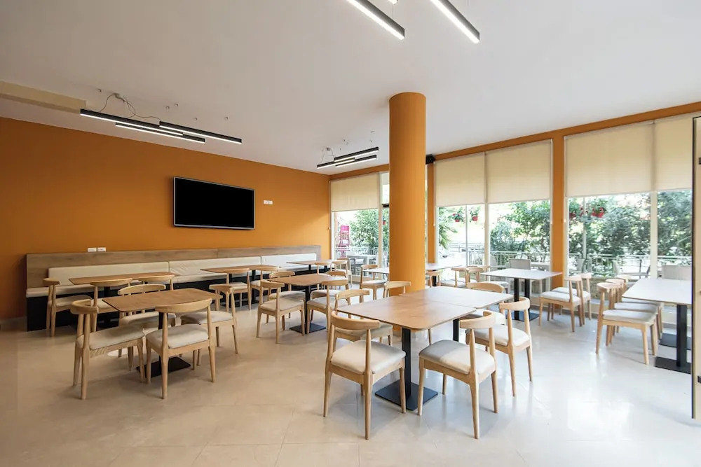 ApartHotel EDA