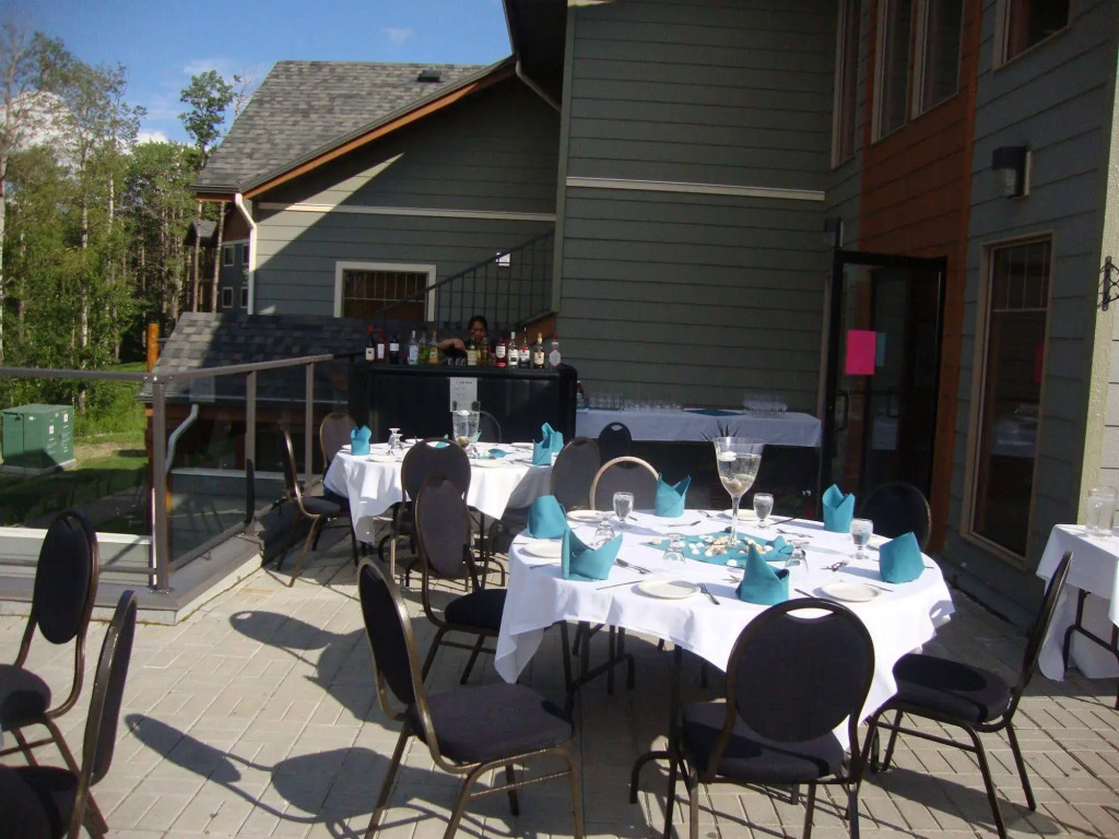 Elkwater Lake Lodge and Resort
