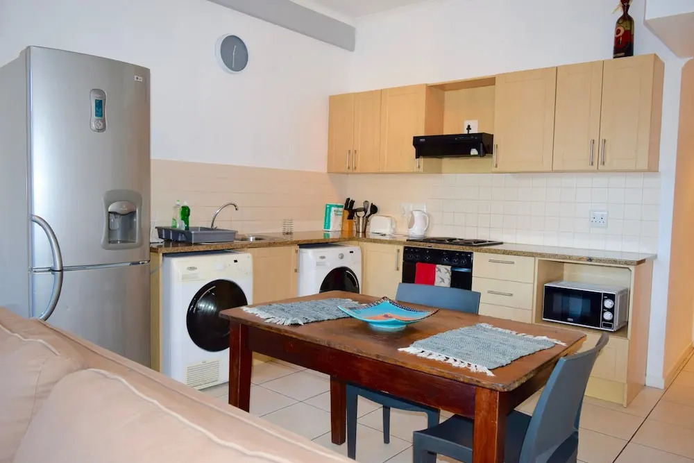 1 Bedroom Flat With Views of Table Mountain and Lions Head