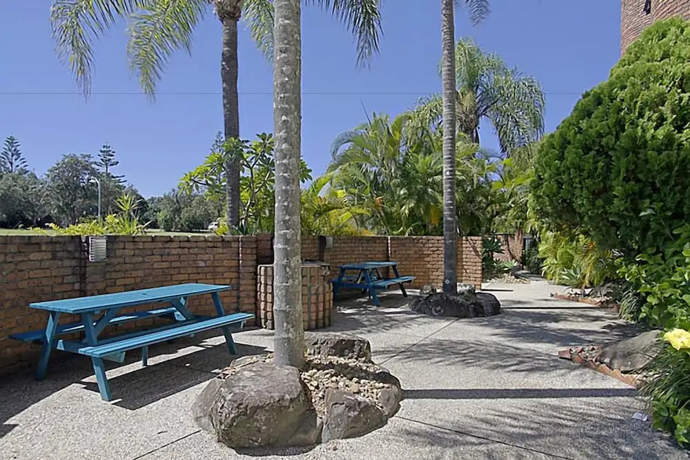 Pacific Blue - beachfront 2 BR apartment with pool