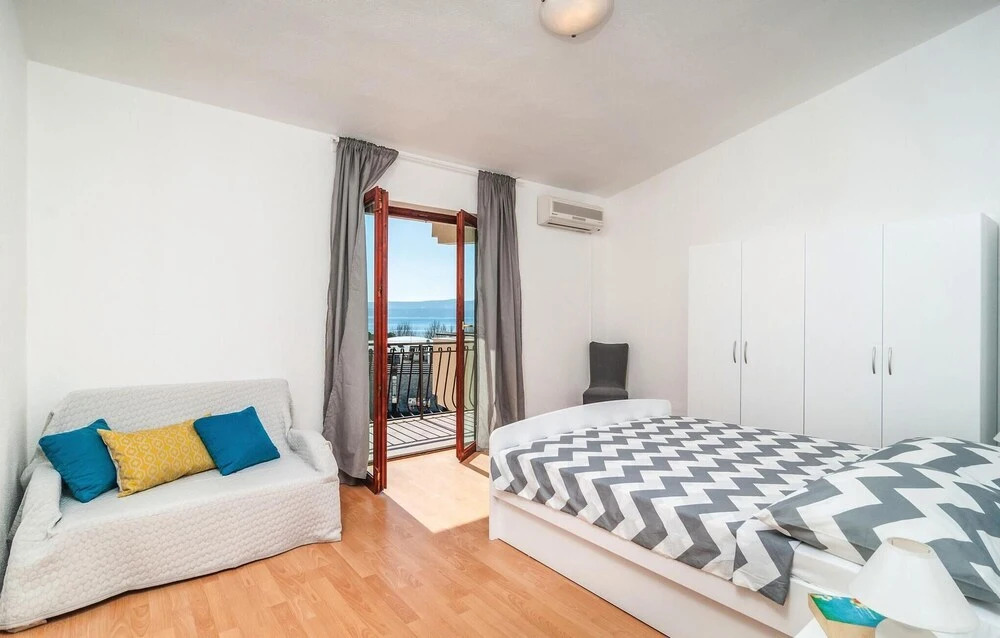 Awesome Home in Omis With Wifi and 6 Bedrooms