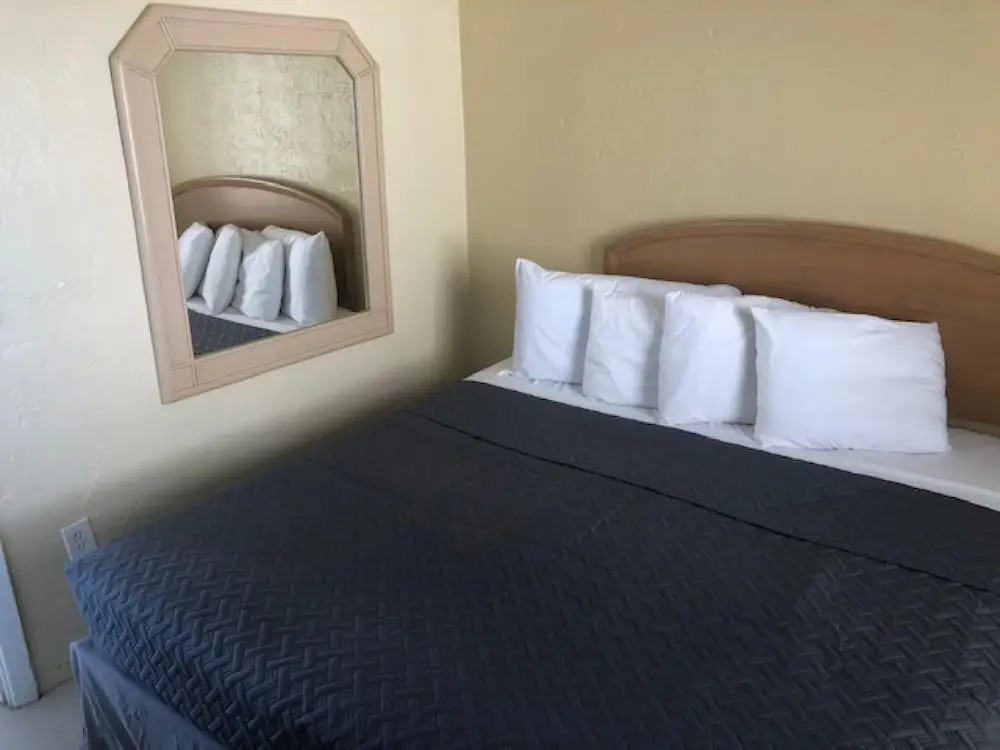 Misty Isles Redington Beachfront Suite 4