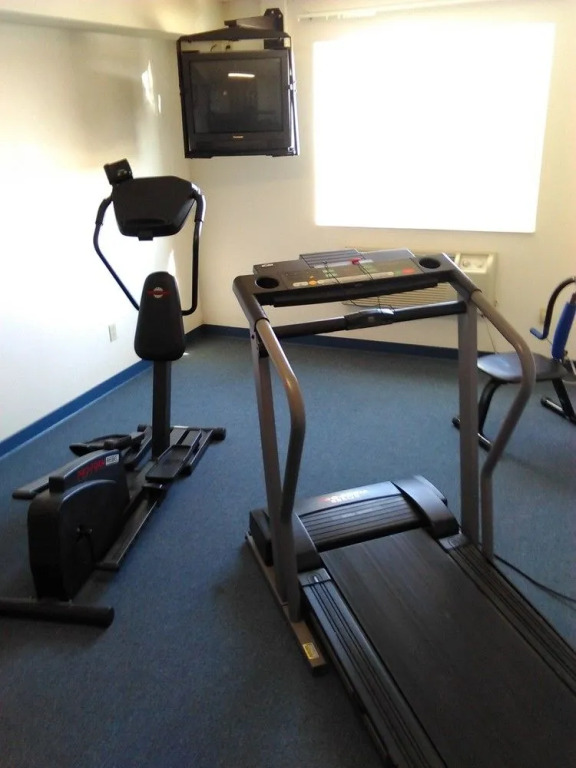Urbana Inn & Suites