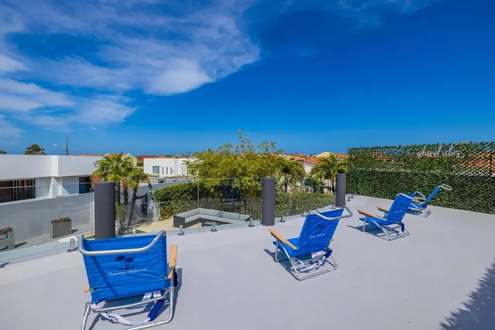 Unique Modern 4BR w Large Private Pool Mini Golf