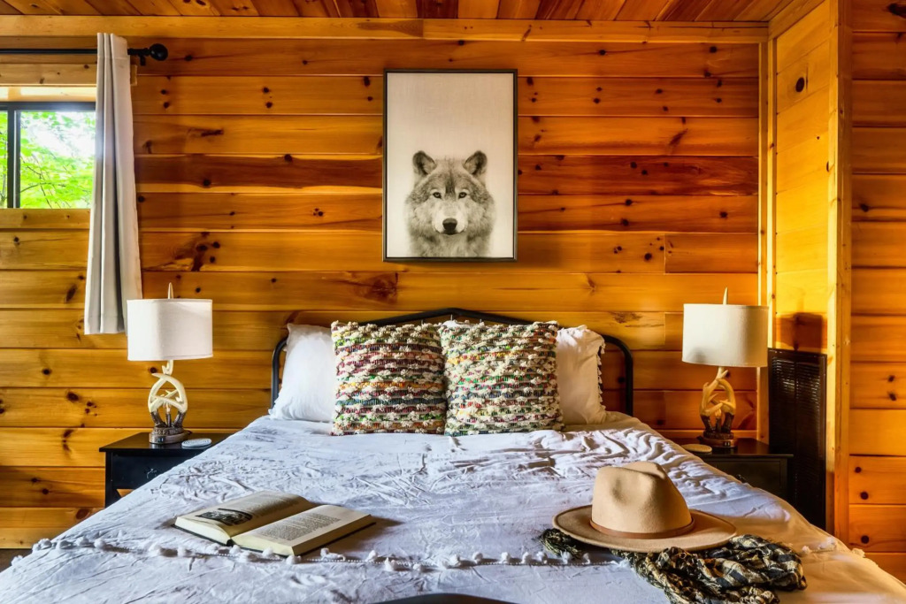 3-MasterSuites-GorgeousViews-GameRm-HotTub-Gburg7min-Ober5min-Bears!