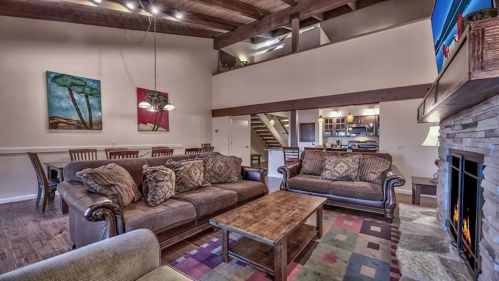 630 Lakeview