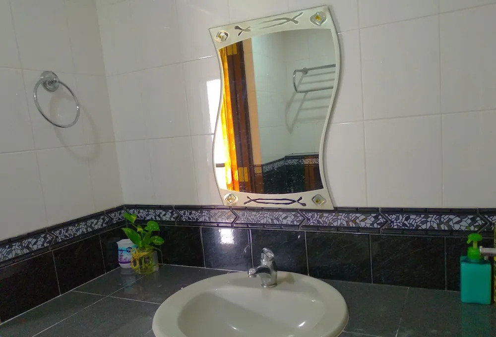 A Lake HouZz