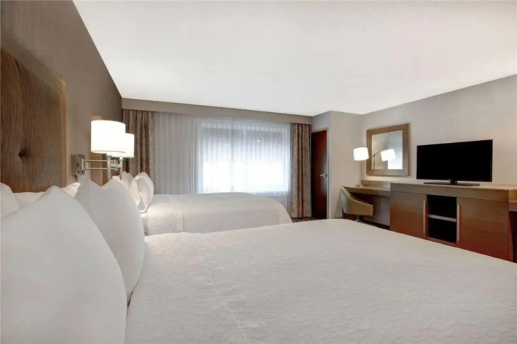 Ramada by Wyndham St Paul AB