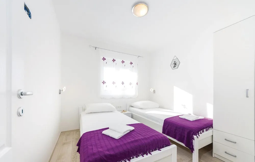 Awesome Apartment in Maslenica With 2 Bedrooms and Wifi