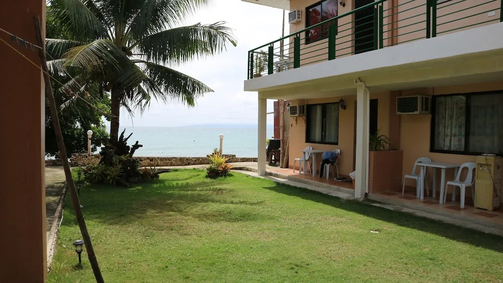 Palo Maria Beach Resort