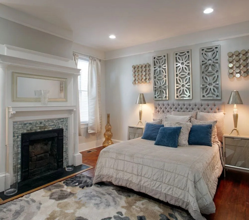 Huge 5 bedroom 5 bath Home in Savannah