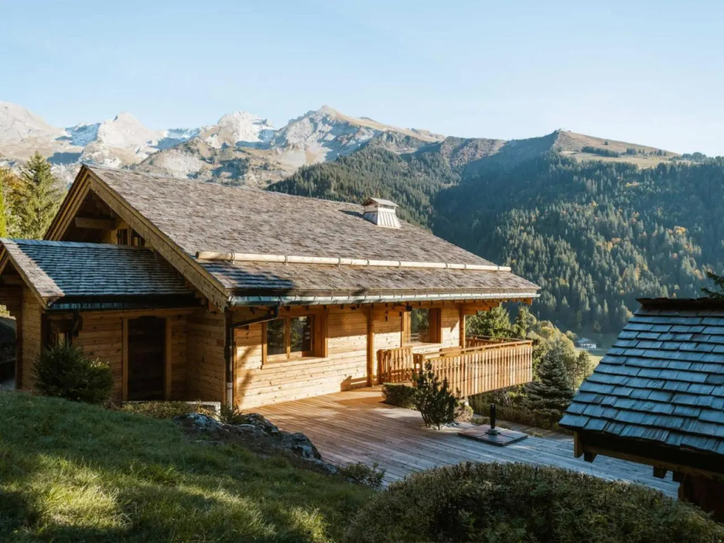 Chalet 4★, 12 pers, 5 chambres, terrasses ensoleillées, navette à proximité - FR-1-304-270