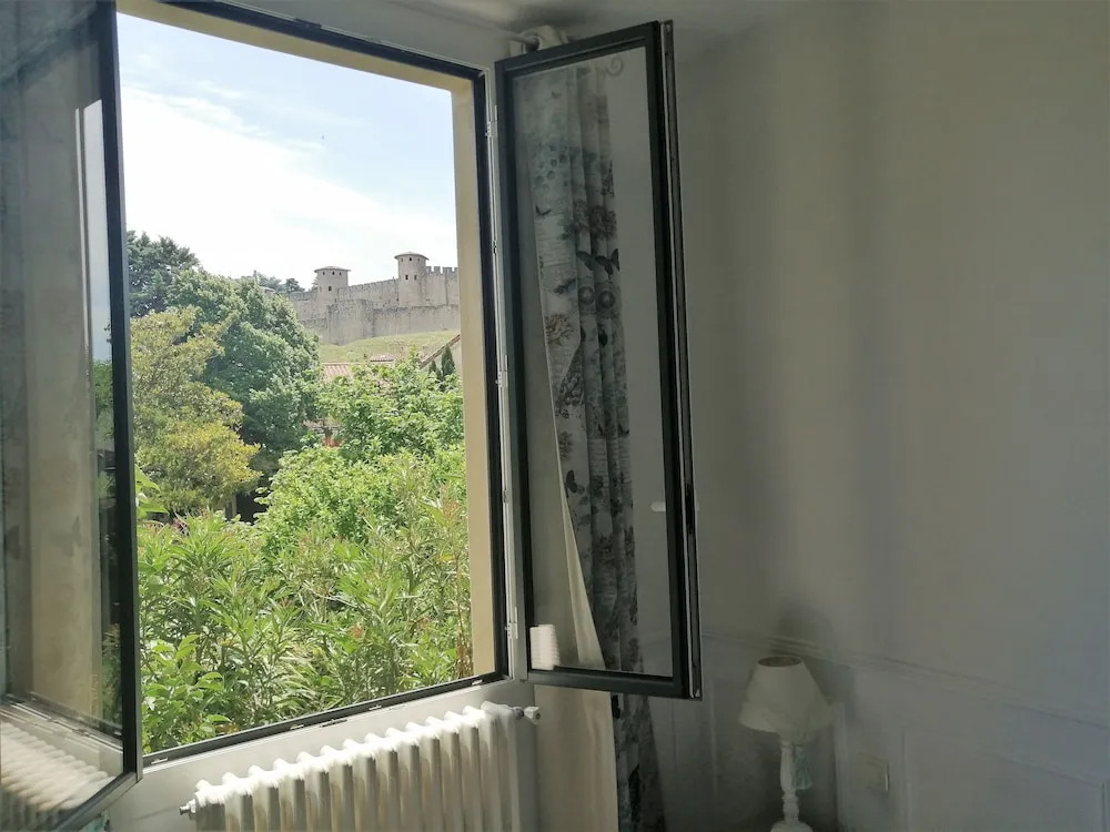 La Villa Carcassonne, Chambres d hôtes, B&B, face à la Cité Médiévale