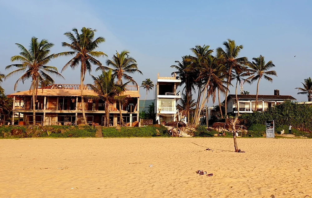 Beach Villa Yin near Hikkaduwa, with Pool and Cook - Semi-detached House