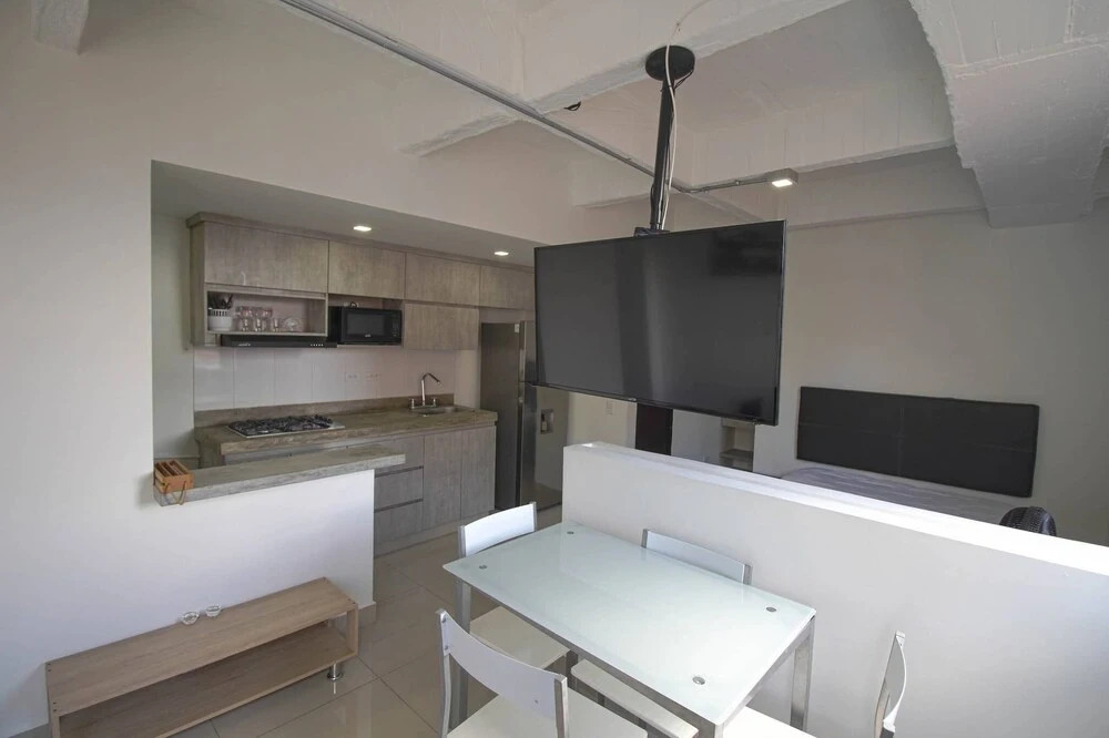Estudio Piso Alto Con Bacon Poblado La Frontera