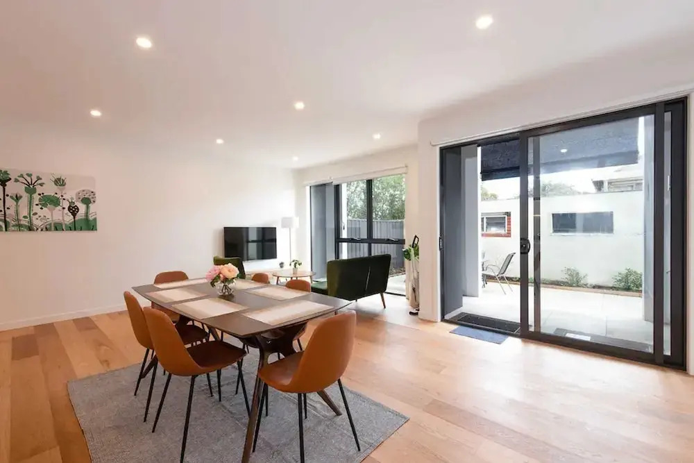 Modern 3BR Getaway next to Chadstone